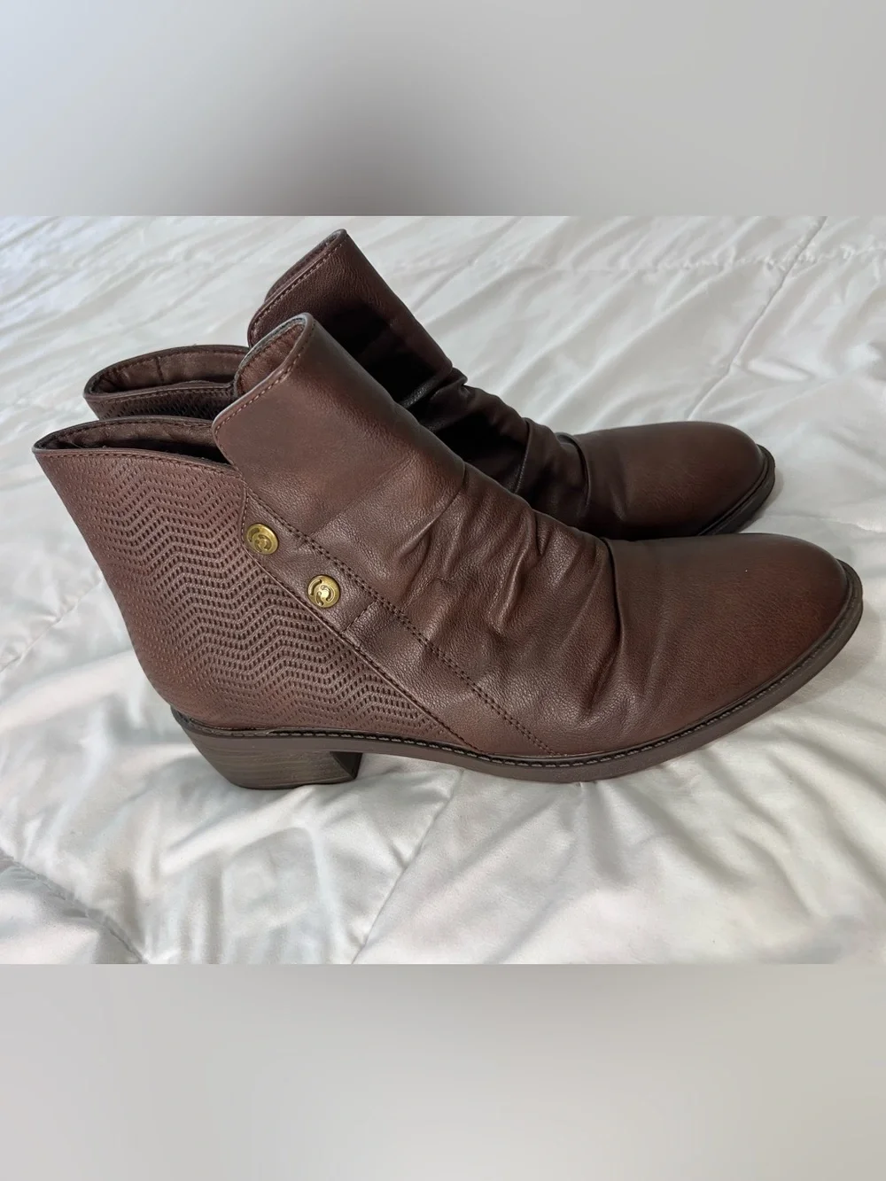 Baretraps Steve Womens Brown Faux Leather Round Toe Ankle Boots size 10